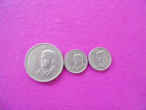 Small lot of 3 coins 1 50c piece 2 5c pieces 1968 (10)