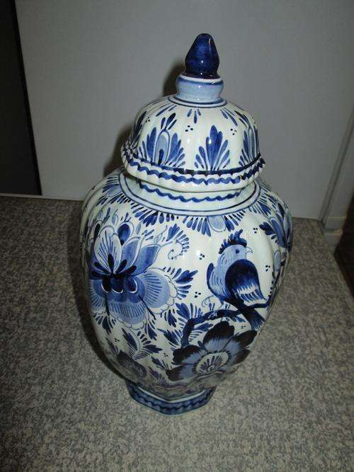 Delft vase/urn with lid 23 to 30cm tall with and without lid see below