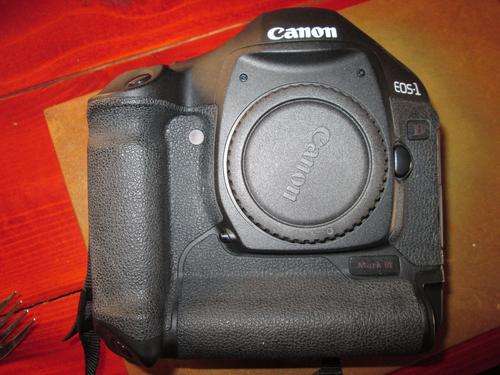 2008 Canon EOS-1D Mark III almost brand new see below