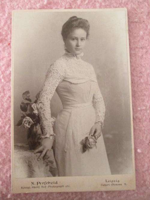 Lovely mounted Victorian photo of lady