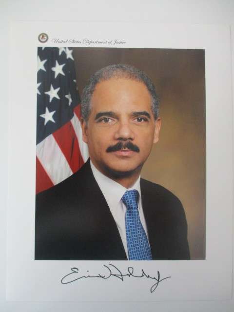 AUTOGRAPHED / SIGNED - ERIC HOLDER ATTORNEY GENERAL A4 SIZE