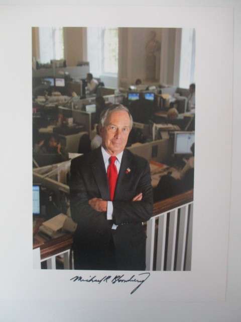 AUTOGRAPHED / SIGNED - MICHAEL R. BLOOMBERG FORMER MAYOR OF NEW YORK A4 SIZE
