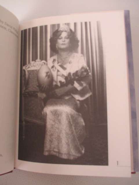 THE  ESSENTIAL - EVITA BEZUIDENHOUT - BOOKLET HARD COVER