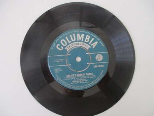 VINTAGE 7 SINGLE - GRACIES COMEDY SONGS - LOVELY CONDITION