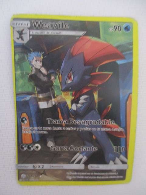 POKEMON - WEAVILE - CARD BIT WORN - COSMIC ECLIPSE SPANISH CARD