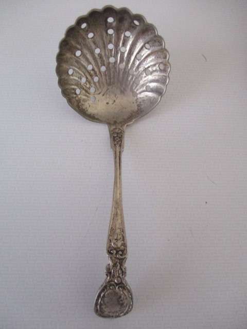 LOT OF SUGAR AND MUSTARD SPOONS -  6 PIECES