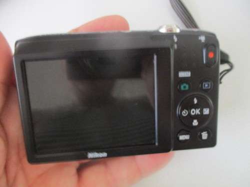 NIKON COOLPIX SLIM BODY DIGITAL CAMERA WITH CAMERA BAG AND CHARGER