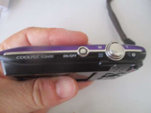 NIKON COOLPIX SLIM BODY DIGITAL CAMERA WITH CAMERA BAG AND CHARGER