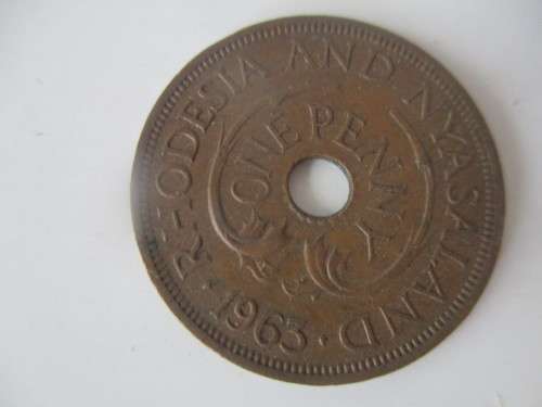 RHODESIA AND NYASALAND 1 PENNY  - 1963