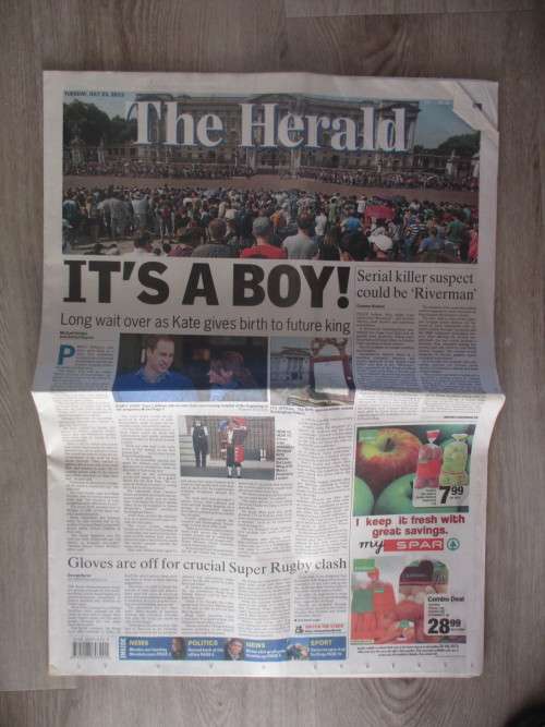 NEWSPAPER THE HERALD -  ITS  A BOY!!! KATE AND WILLIAM - 2013
