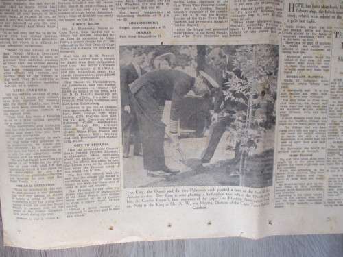 VINTAGE NEWSPAPER - ROYAL FAMILY LEAVES THE UNION - FEATURING SMUTS 1947