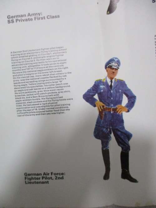 LOVELY LARGE POSTER - FIGHTING MEN OF THE WORLD AND MAGAZINE