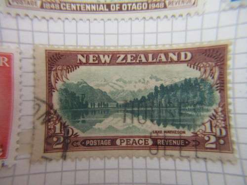 NEW ZEALAND LOT OF USED STAMPS MOUNTED