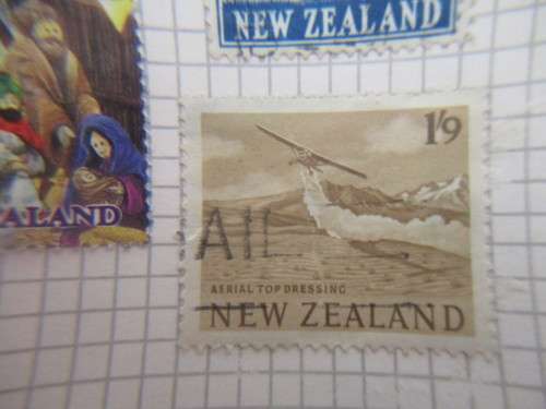 NEW ZEALAND LOT OF USED STAMPS MOUNTED