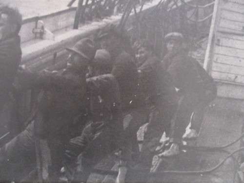LOVELY ANTIQUE TO VINTAGE LARGE PICTURE / POSTER OF THE CREW ON THE MARY CELESTE