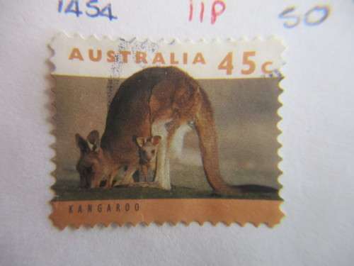 AUSTRALIA 5 STAMPS MOUNTED  - 1994 KANGAROOS AND KOALAS