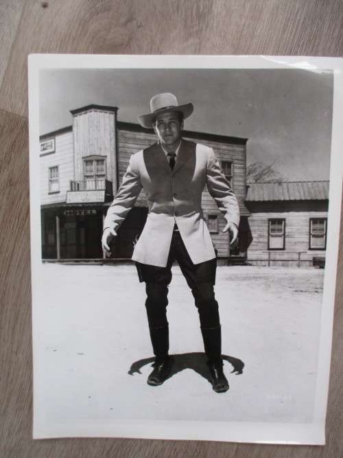 VINTAGE A4 PHOTOGRAPH OF WAYDE PRESTON - PICTURE SLIM WHITMAN / PONY EXPRESS
