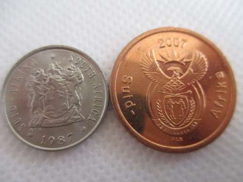 SOUTH AFRICA  NEW AND OLD 5c COINS - 2007 - 1987 (8)