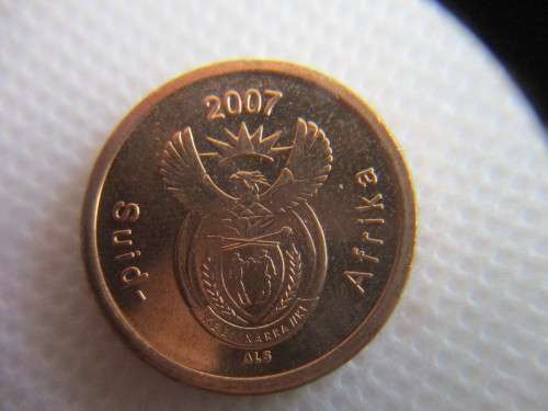 SOUTH AFRICA  NEW AND OLD 5c COINS - 2007 - 1987 (8)