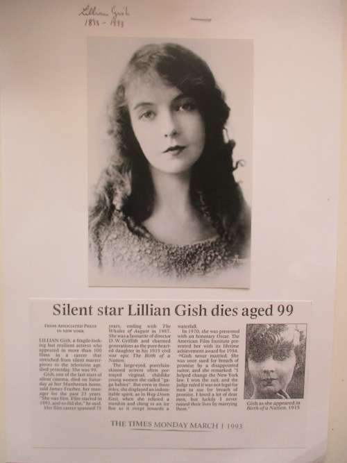 AUTOGRAPHED / SIGNED - LILLIAN GISH - SIENT MOVIE ACTRESS