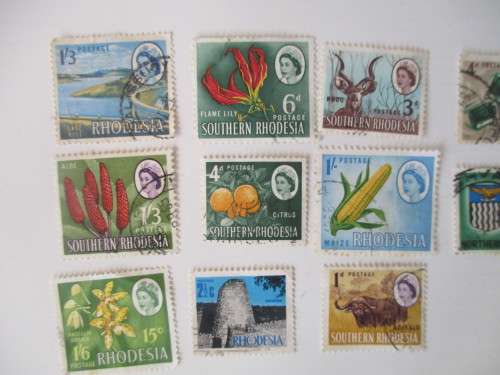 RHODESIA  LOT OF USED  UNMOUNTED STAMPS