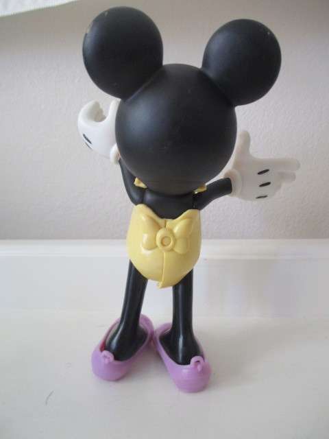 MINNIE MOUSE FIGURINE
