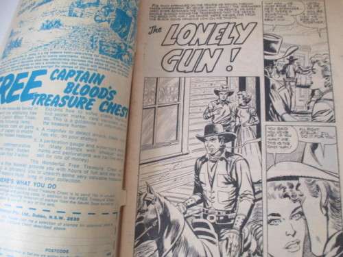 VINTAGE COWBOY COMIC BOOK - HEROES OF THE WEST