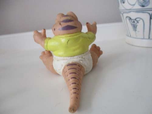 VINTAGE TV SHOW DINOSAURS 1990`S  - BABY SINCLAIR