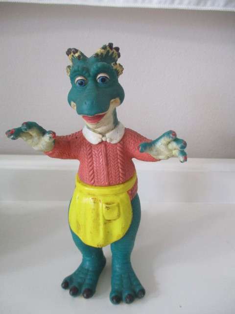 VINTAGE TV SHOW DINOSAURS  FROM THE 1990`S - CHARLENE SINCLAIR THE MAMA