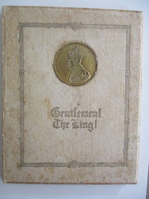 VINTAGE ALBUM ILLUSTRATED WITH CIGARETTE CARDS  - GENTLEMAN THE KING  GEORGE THE V LOVELY HARD COVE