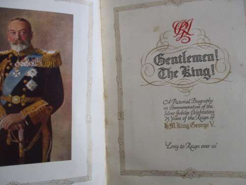 VINTAGE ALBUM ILLUSTRATED WITH CIGARETTE CARDS  - GENTLEMAN THE KING  GEORGE THE V LOVELY HARD COVE