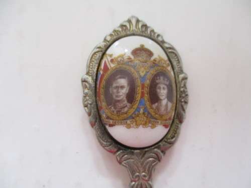 KING GEORGE AND QUEEN ELIZABETH PORCELAIN  AND SILVER PLATED TEASPOON