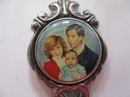 VINTAGE SILVER PLATED TEASPOON PRINCESS DIANE CHARLES AND BABY WILLIAM