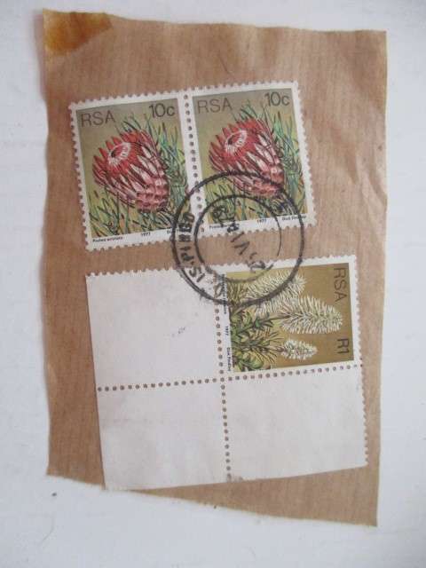 SOUTH AFRICA  10c  PAIR OF STAMPS AND ERROR BLANK STAMPS