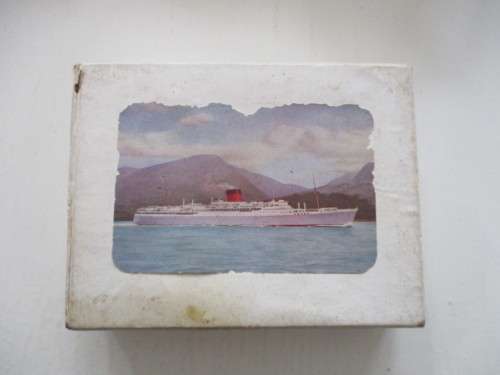 VINTAGE GLASS ASHTRAY   FROM THE QE2 AND SLK HANKEY FROM THE WINCHESTER CASTLE IN ORIGINAL BOX