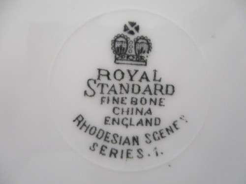 LOVELY VINTAGE - ROYAL STANDARD  - SMALL PLATE RHODES GRAVE  11 CM ACROSS