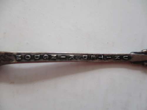 LOVELY SILVER SMALL TEASPOON  THE QUEENS JUBILEE - 1977 WITH MARKINGS