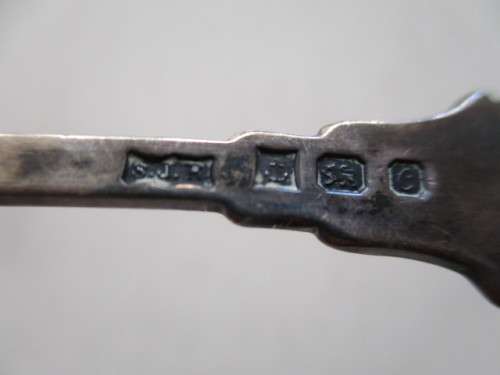 LOVELY SILVER SMALL TEASPOON  THE QUEENS JUBILEE - 1977 WITH MARKINGS