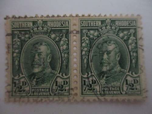 SOUTHERN RHODESIA KING GEORGE V IN UNIFORM  PAIR OF USED STAMPS
