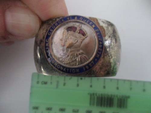 VINTAGE EPNS CORONATION NAPKIN / SERVIETTE RING - KING GEORGE VI  and QUEEN ELIZABETH  - 1937