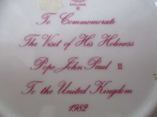 SMALL SOUVENIER PLATE TO COMMEMORATE THE POPE TO THE UK - 1982