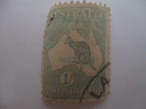 AUSTRALIA  LOT  OF 3 OLD USED STAMPS