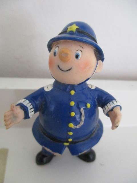 NODDY  7 PIECE SET - BIG EARS, MR. PLOD, TESSY BEAR,  BUMPY DOG, MR. WOBBLY AND THE CAR