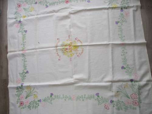BEAUTIFUL  EMBROIDED  VINTAGE TO ANTIQUE BEAUTIFUL CORONATION TABLE CLOTH 1937