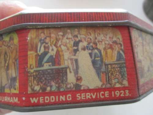BEAUTIFUL VINTAGE CORONATION SOUVENIR  TIN  1937 WITH BEAUTIFUL MEDALLION 2 ITEMS
