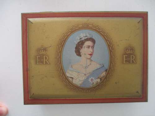 VINTAGE QUEEN ELIZABETH  WILLS GOLD FLAKE CIGARETTES 1953 CORONATION
