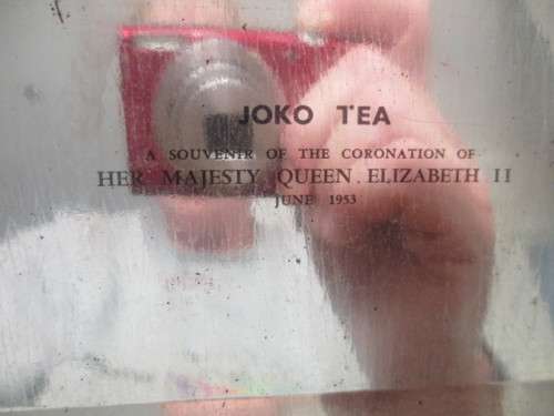 VINTAGE ROYAL FAMILY JOKO TEA TIN CORONATION 1953 OF THE QUEEN