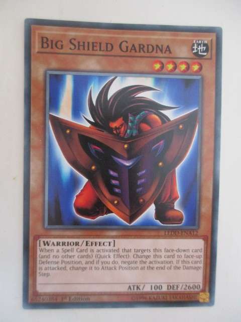 YU-GI-OH TRADING CARD - BIG SHIELD GARDNA