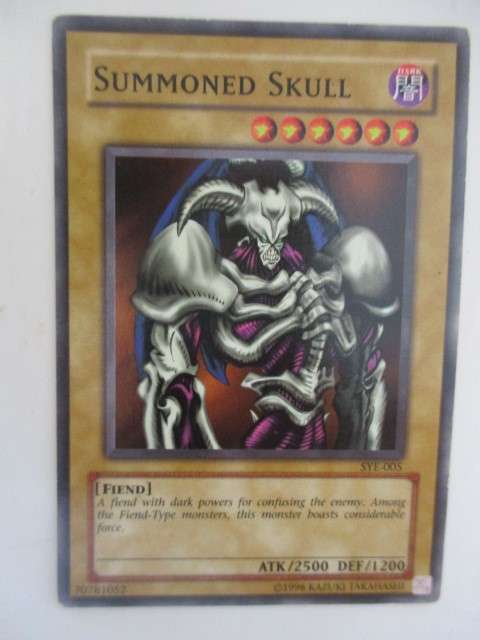 YU-GI-OH TRADING CARD - SUMMONED SKULL