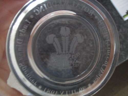 BEAUTIFUL PAPER WEIGHT TO COMMEMORATE THE ROYAL WEDDING OF LADY DIANA SPENCER AND PRINCE CHARLES
